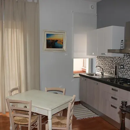 Casa C&c مانفريدونيا